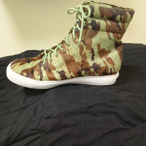 Jeffrey Campbell Flavia Camo Print Leather High Tops, Blogger Favorite! Sold Out - Picture 5 of 15